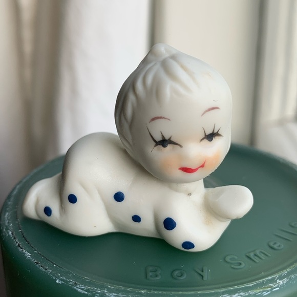 🍦HOST PICK🍦Tiny Porcelain Baby vintage, possibly Japanese, Kewpie Doll - Picture 1 of 12